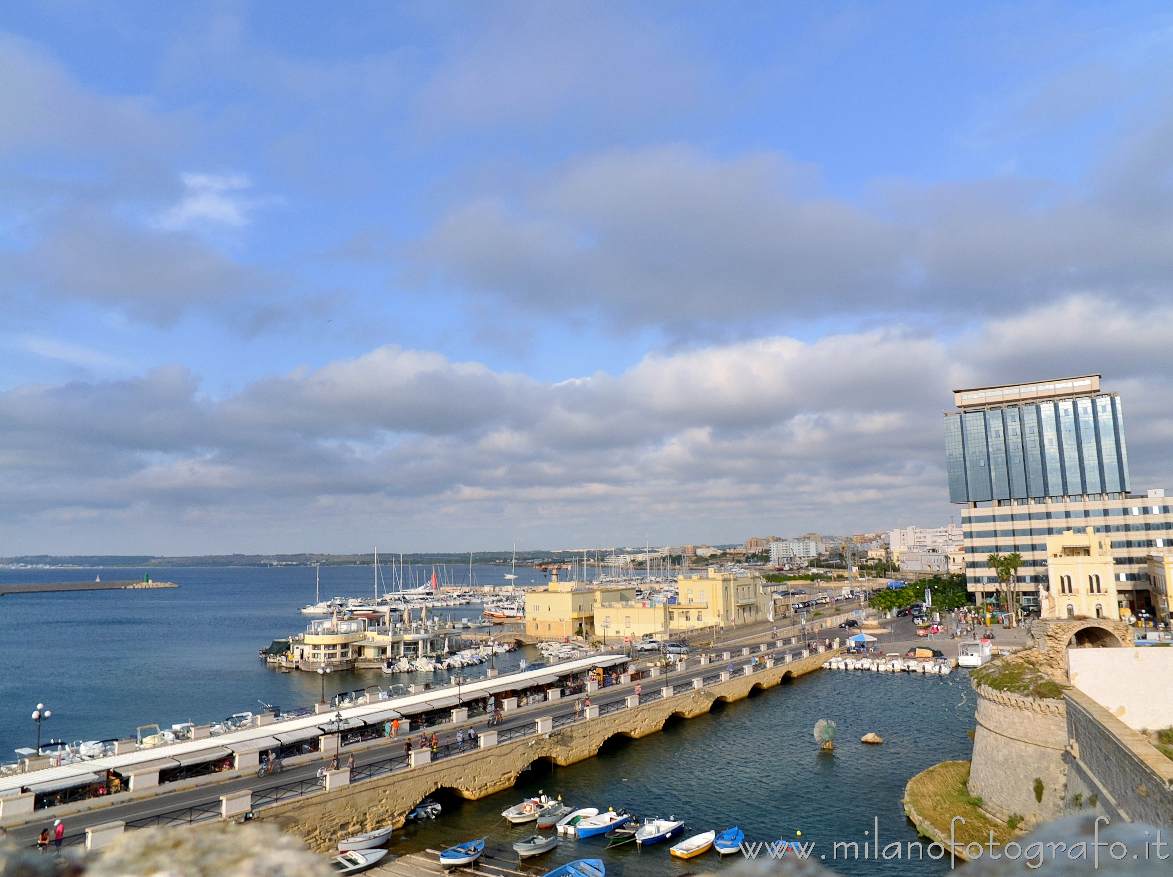 Gallipoli (Lecce) - Il ponte che collega Gallipoli Nuova con Gallipoli Vecchia